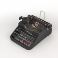 Dekorace psací stroj 8x8x14cm 