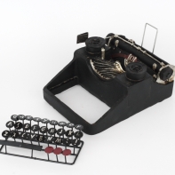 Dekorace psací stroj 8x8x14cm 