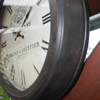 Dekorační hodiny kovové 47 cm