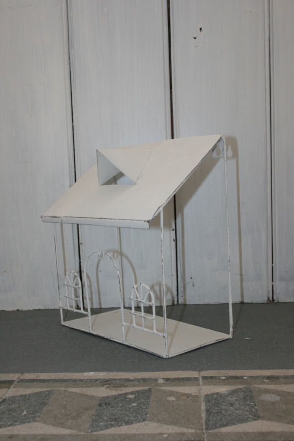 Dekorační kovový domek 27x24x13cm