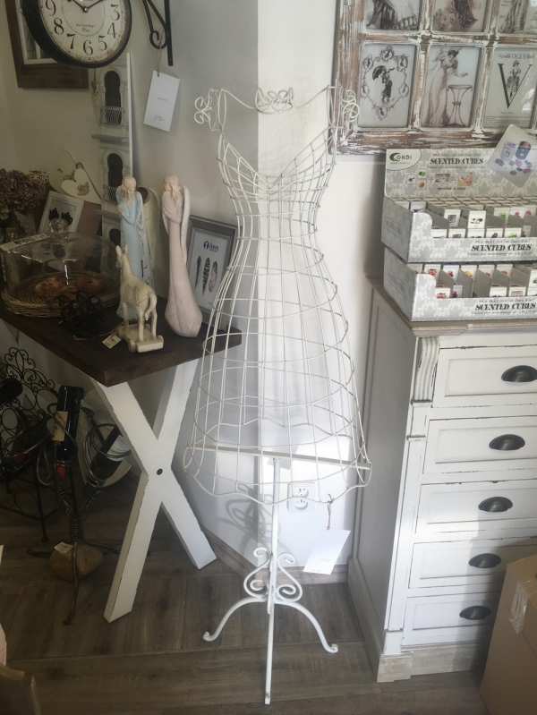 Dekorační krejčovská panna kovová 89cm