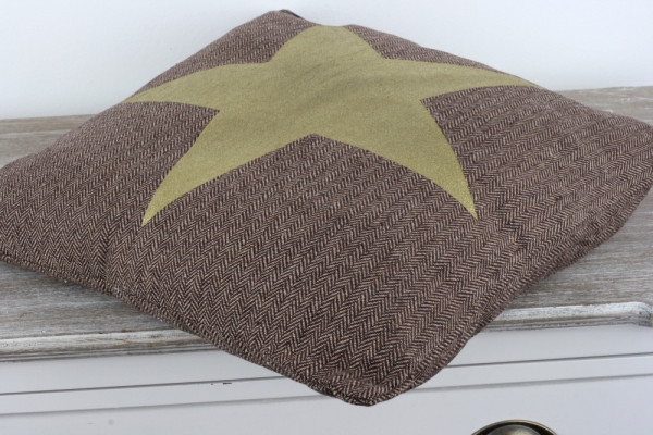 Dekorační polštář hvězda hnědý 45x45cm