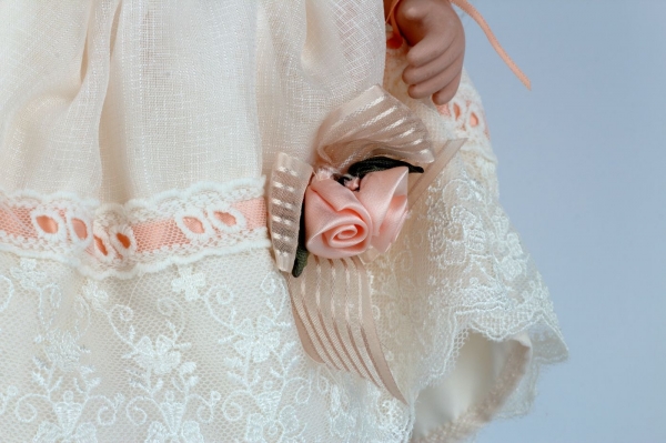 Dekorativní porcelánová panenka Matylda 48cm