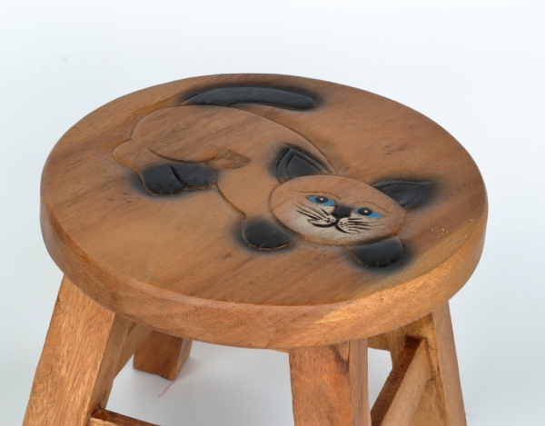 Dětská dřevěná stoličk hrající si kotě 26cm