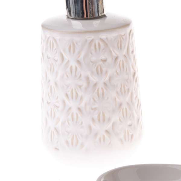 Doplňky do koupelny s ornamenty