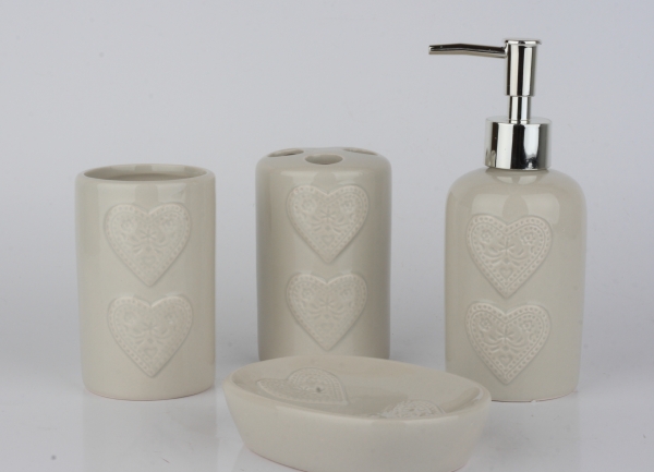 Doplňky do koupelny srdce (sada 4ks)