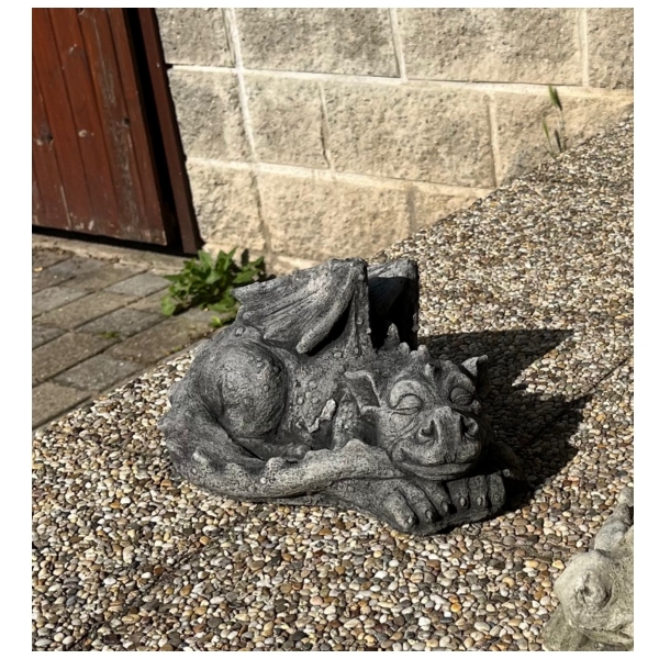Drak Mrak - zahradní betonová dekorace do skalky
