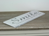 Dřevěná cedule SMILE bílá 40x12cm