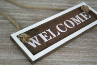 Dřevěná cedule Welcome 30cm