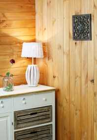 Dřevěná dekorace na stěnu - tmavé dřevo 26x26cm