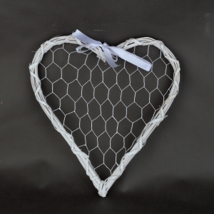 Dřevěná dekorace/nástěnka srdce bílé 30x35×2cm