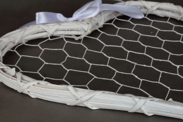 Dřevěná dekorace/nástěnka srdce bílé 38×46×2cm 