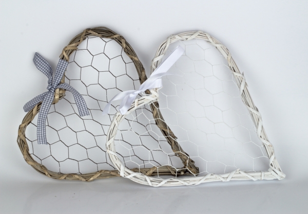 Dřevěná dekorace/nástěnka srdce přírodní 38×46×2cm 