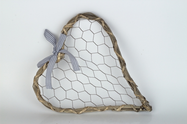 Dřevěná dekorace/nástěnka srdce přírodní 38×46×2cm 