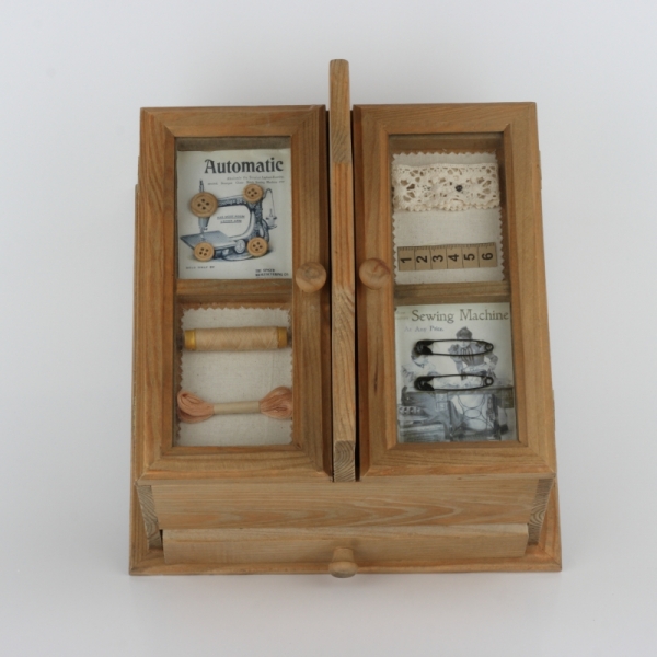 Dřevěná kazeta na šití s držadlem velká