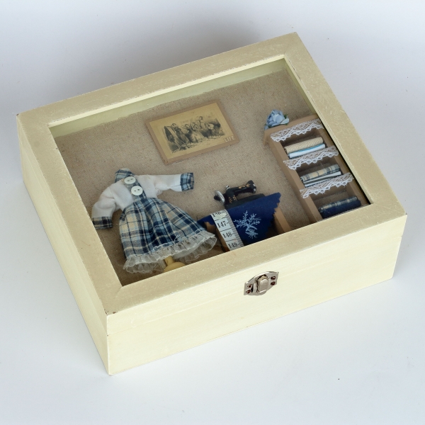 Dřevěná kazeta na šití 