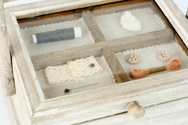 Dřevěná krabička na šicí potřeby 24x22x10cm