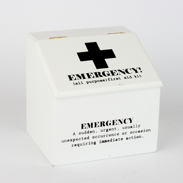 Dřevěná krabička první pomoci Emergency 15x13,6x15cm