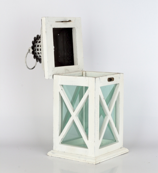 Dřevěná lucerna bílá s kovovou stříškou 15,5x15,5x35,5cm 