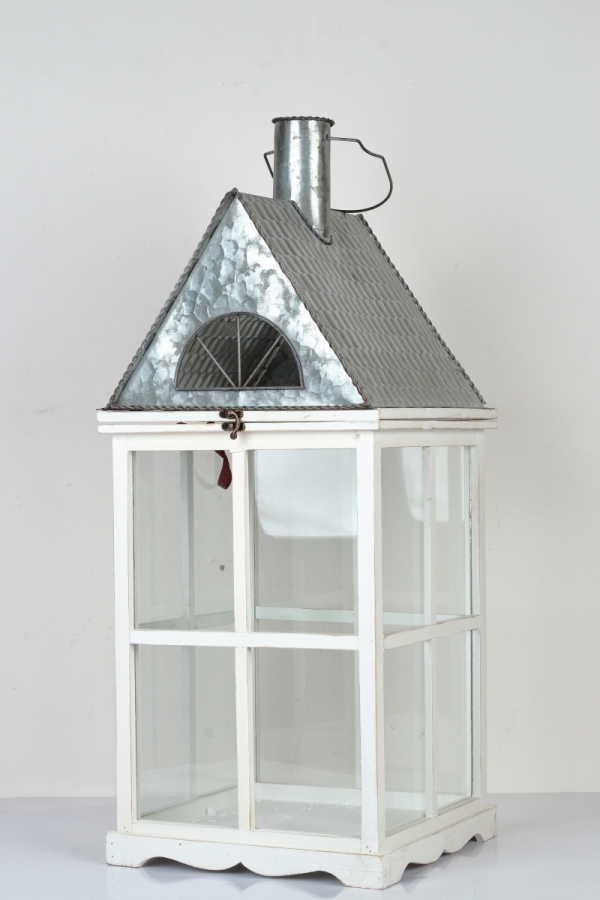 Dřevěná lucerna bílý domeček 45cm