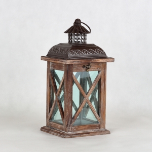 Dřevěná lucerna hnědá s kovovou stříškou 15,5x15,5x35,5cm 