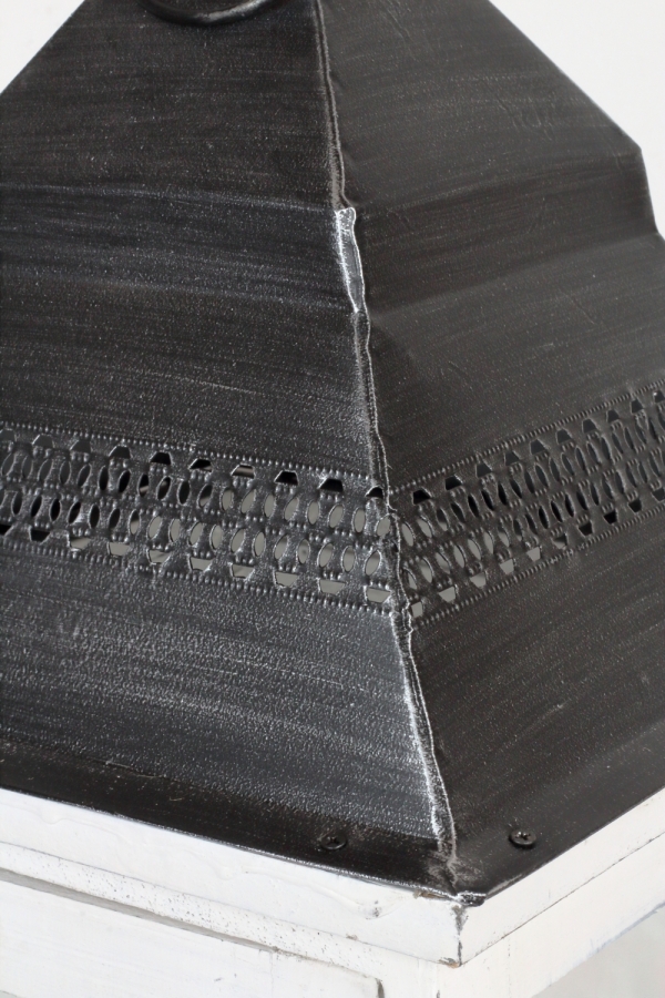 Dřevěná lucerna kónická bílá 77cm