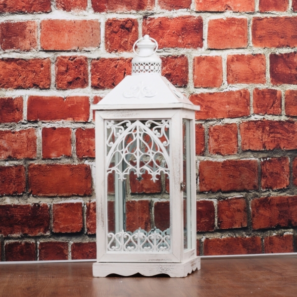 Dřevěná lucerna s ornamenty 24x24x57cm