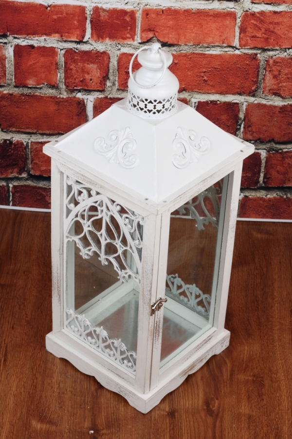 Dřevěná lucerna s ornamenty 24x24x57cm