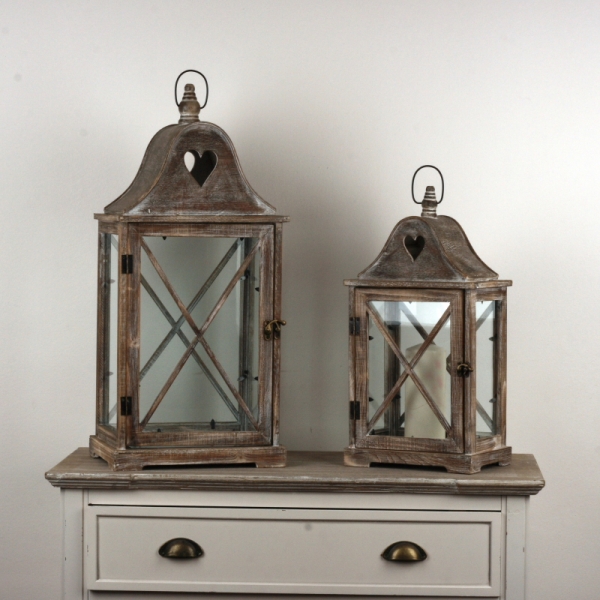 Dřevěná lucerna se srdcem 52cm