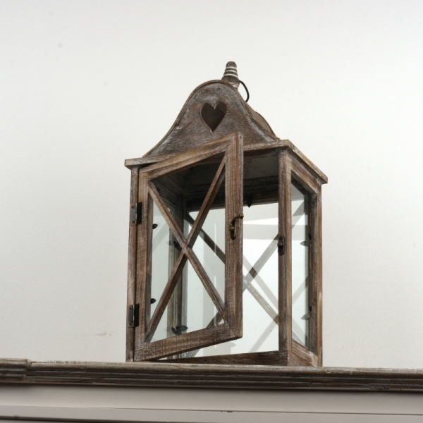 Dřevěná lucerna se srdcem 52cm