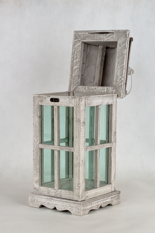 Dřevěná lucerna se srdcem šedá 17x17x45cm