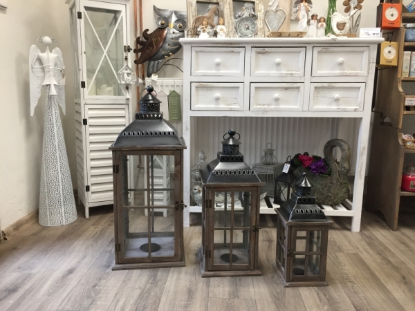 Dřevěná lucerna střední 58 cm