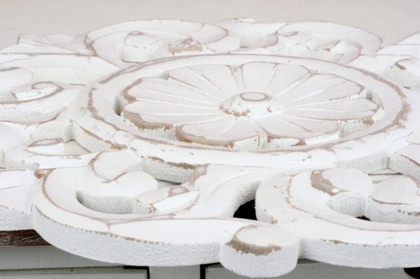 Dřevěná nástěnná dekorace bílá s patinou 30cm