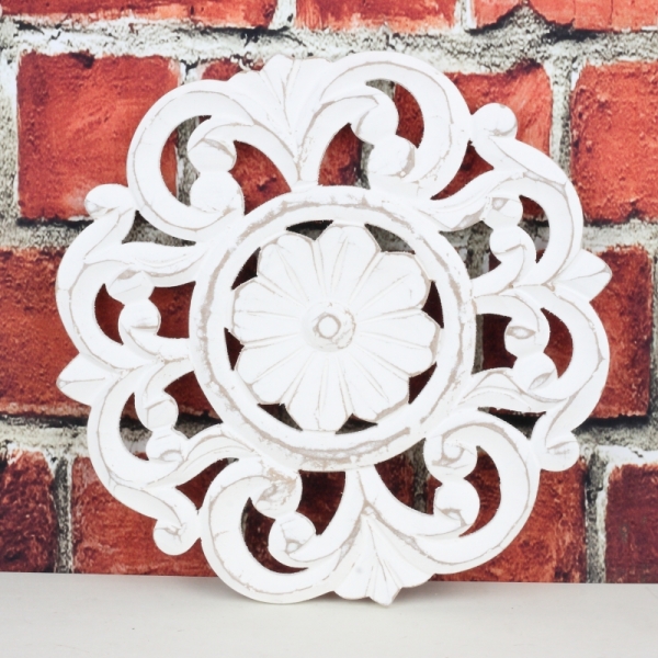 Dřevěná nástěnná dekorace bílá s patinou 30cm