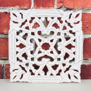 Dřevěná nástěnná dekorace ornament 30x30cm