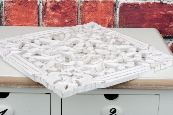 Dřevěná nástěnná dekorace ornament 30x30cm