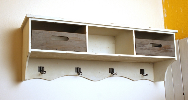 Dřevěná polička se dvěma šuplíky 96cm 