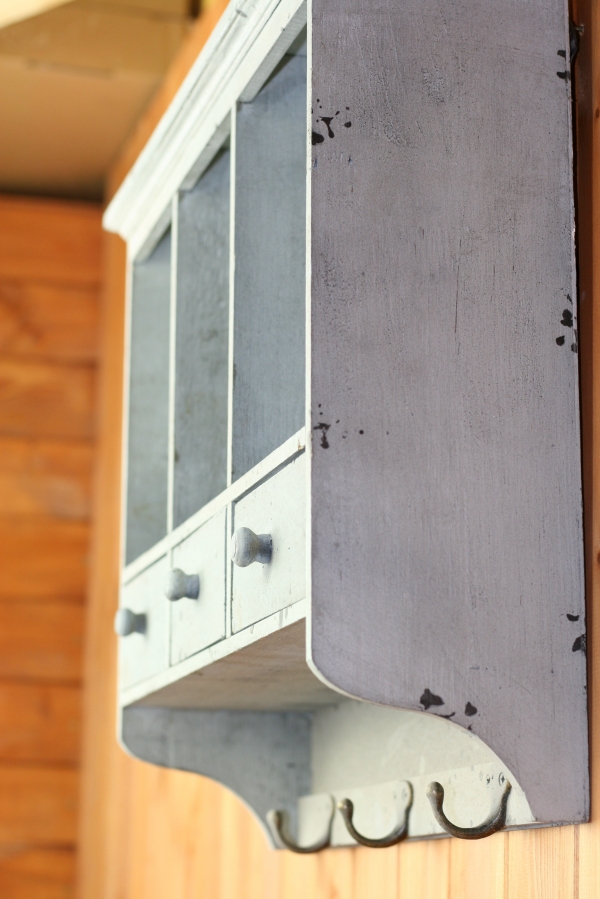 Dřevěná polička  - vyřazeno bez šuplíků