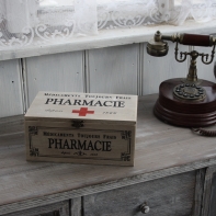 Dřevěná retro lékárnička Pharmacie 