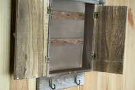 Dřevěná skříňka na klíče - domeček 32x23cm