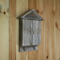 Dřevěná skříňka na klíče - domeček 32x23cm