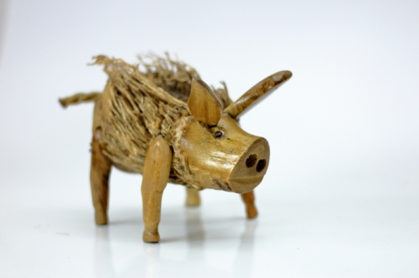 Dřevěná socha střepaté prase
