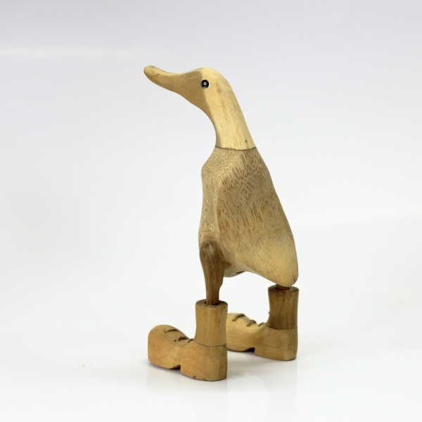 Dřevěná soška kačenka v botách 26cm 220g