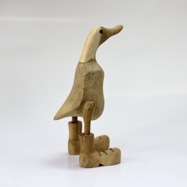 Dřevěná soška kačenka v botách 26cm 220g
