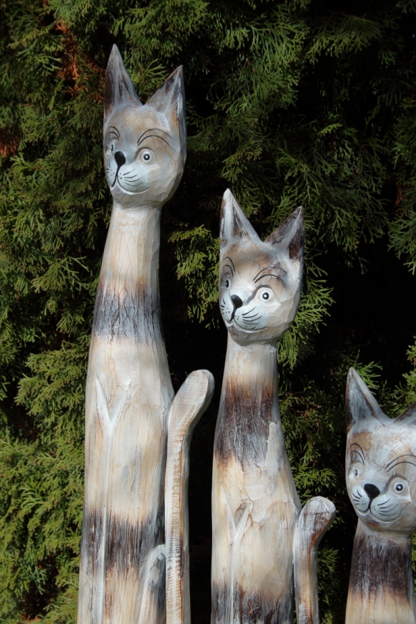 Dřevěná soška kočka mourovaná 100cm 