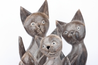 Dřevěná soška kočka šedá 35cm