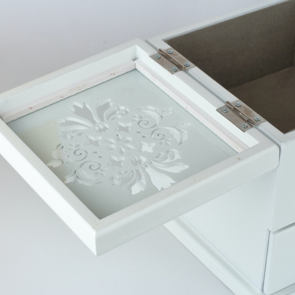 Dřevěná šperkovnice 23,5x30x17 cm