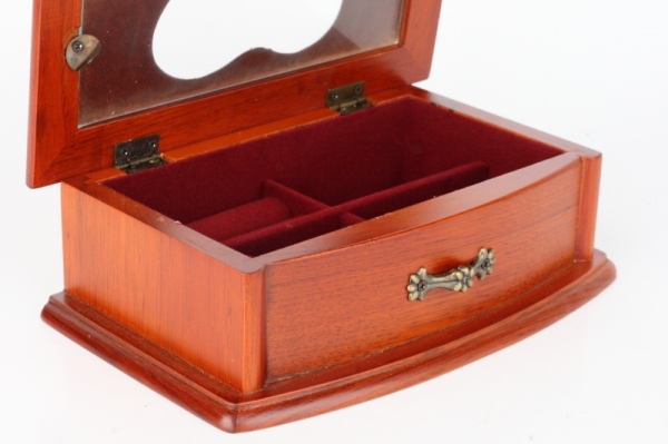 Dřevěná šperkovnice se srdcem 18x11x6cm