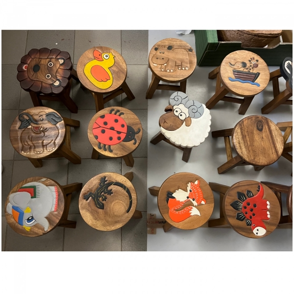 Dřevěná stolička Happy Panda