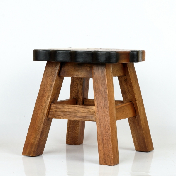 Dřevěná stolička kravička 26cm